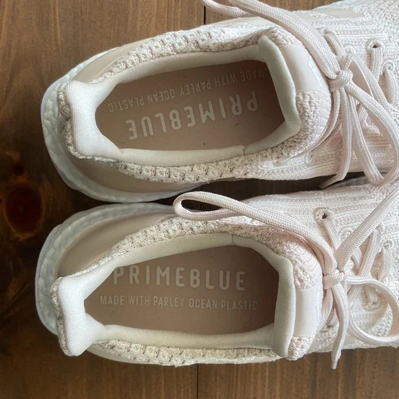 Women’s Adidas Ultraboost DNA Sneakers - Picture 8 of 8